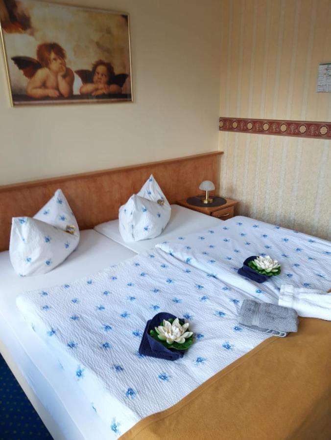 Hotel Zur Altstadt Целе Екстериор снимка
