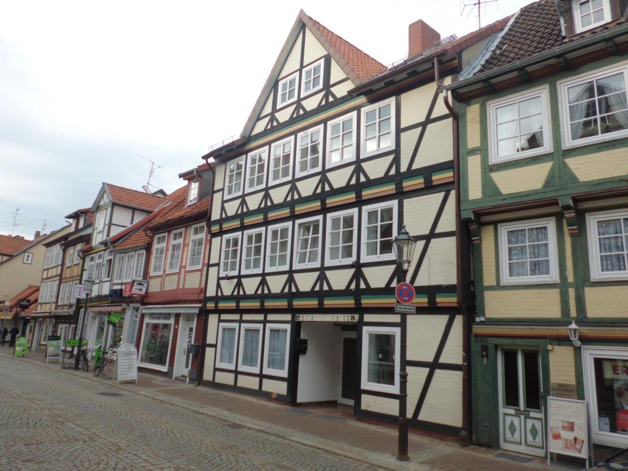 Hotel Zur Altstadt Целе Екстериор снимка